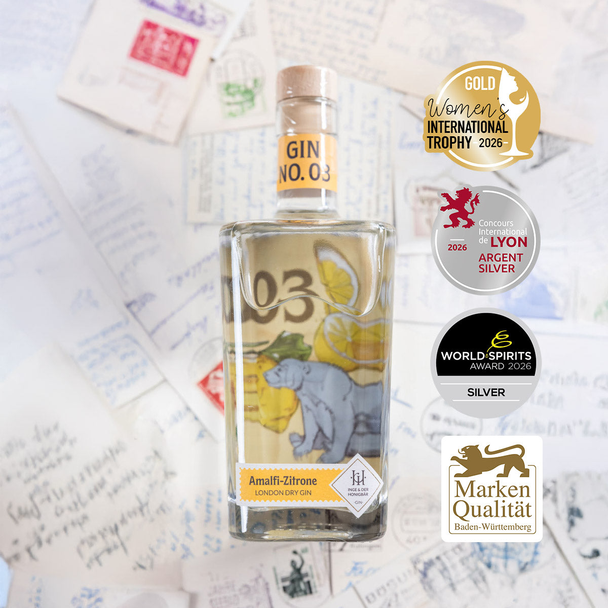 Inge und der Honigbär Amalfi-Zitrone – Gin NO. 03 große Flasche liegend auf Postkarten