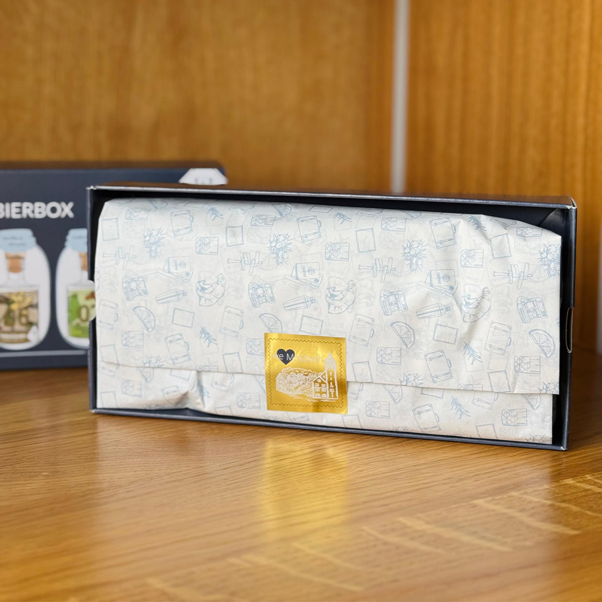 Aromahopping Probierbox von innen, Ansicht Seidenpapier